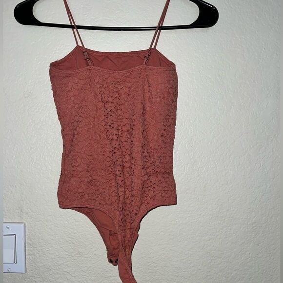 ❄️ HOLLISTER BODYSUIT- Size XS - Never worn - Picture 3 of 4